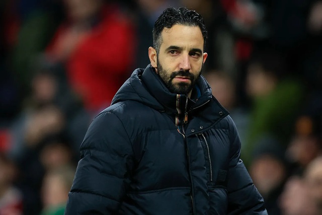 Tuy&ecirc;n bố cứng rắn của HLV Amorim giữa kỳ chuyển nhượng - Ảnh 1.