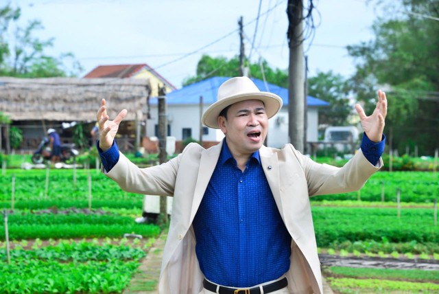 Michael Lang &ndash; Ngọc Sơn: Gắn b&oacute; thầy tr&ograve;, chung nhịp h&aacute;t v&igrave; người n&ocirc;ng d&acirc;n - Ảnh 1.