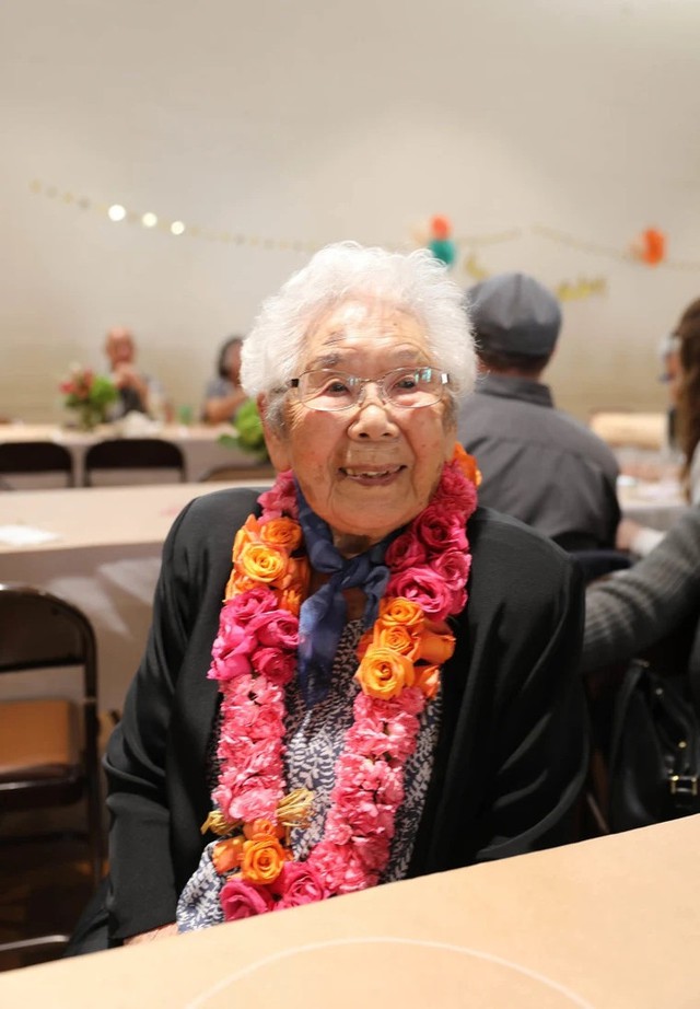 Cụ b&agrave; sống thọ hơn 110 tuổi thường xuy&ecirc;n ăn m&oacute;n "vạn người m&ecirc;", h&oacute;a ra m&oacute;n quen thuộc ở Việt Nam - Ảnh 2.