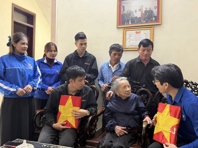 Phục dựng k&yacute; ức, tiếp nối ngọn lửa anh h&ugrave;ng - Ảnh 1.