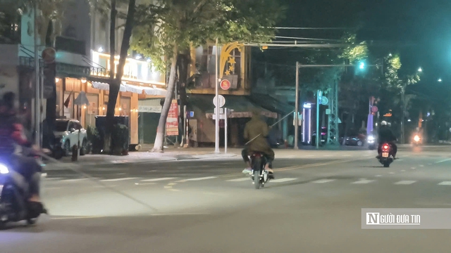 Quảng Ng&atilde;i: Tăng cường dẹp nạn "sửu nhi" ph&oacute;ng xe, mang hung kh&iacute; rượt đuổi nhau- Ảnh 6.
