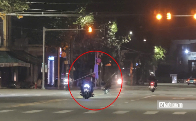 Quảng Ng&atilde;i: Tăng cường dẹp nạn "sửu nhi" ph&oacute;ng xe, mang hung kh&iacute; rượt đuổi nhau- Ảnh 7.