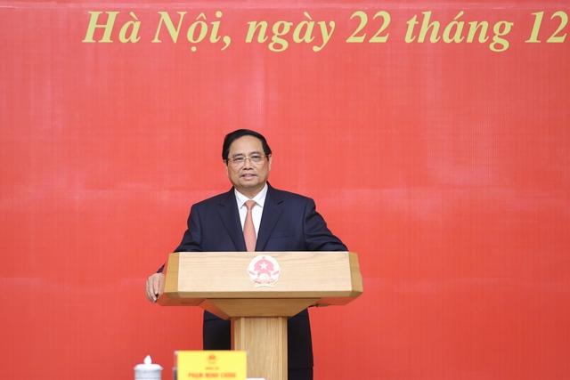 Thủ tướng trao quyết định giao Quyền Bộ trưởng Bộ C&ocirc;ng Thương- Ảnh 2.