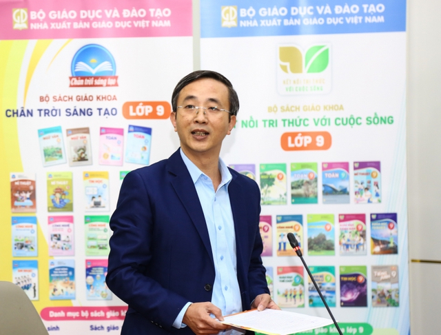 H&Agrave;NH LANG PH&Aacute;P L&Yacute; ĐỂ NGĂN CHẶN SGK GIẢ - Ảnh 1.