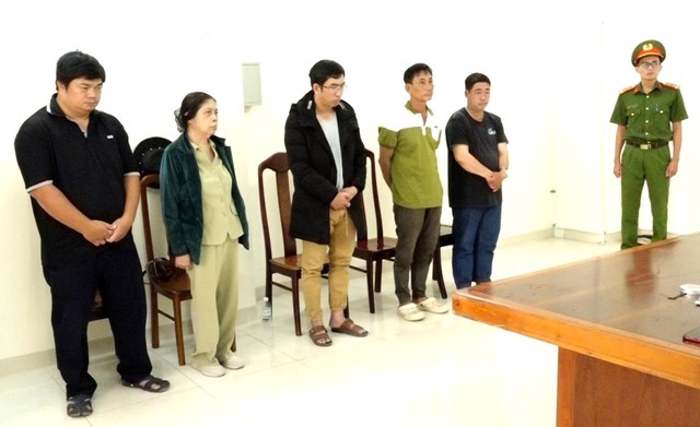 Vụ người thợ điện chết do điện giật: Khởi tố 5 bị can - Ảnh 1.