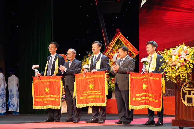 Ch&iacute;nh phủ cam kết đồng h&agrave;nh, doanh nh&acirc;n Thủ đ&ocirc; được kỳ vọng dẫn dắt nền kinh tế tự chủ, tự cường- Ảnh 1.