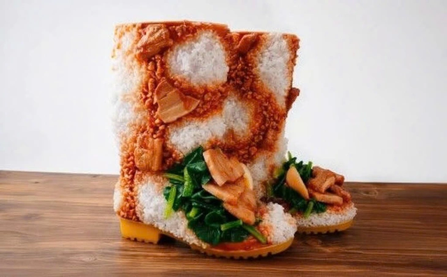 Đ&ocirc;i bốt giống hệt "cơm thịt kho t&agrave;u", n&oacute;i tới gi&aacute; tiền ai cũng ngỡ ng&agrave;ng - Ảnh 1.