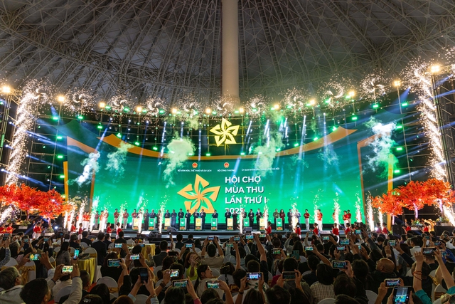 G&oacute;c nh&igrave;n Người Đưa Tin: 10 dấu ấn nổi bật ng&agrave;nh C&ocirc;ng Thương năm 2025- Ảnh 4.