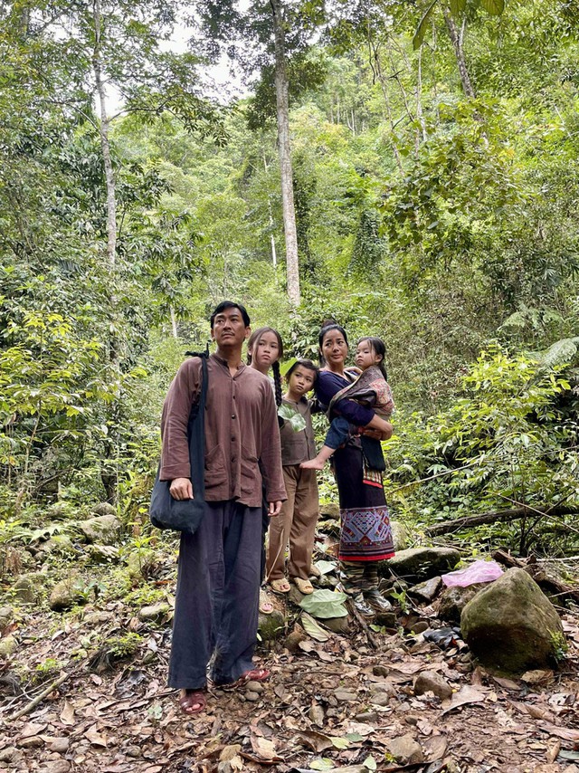 Nam diễn vi&ecirc;n Hứa Vĩ Văn h&oacute;a th&acirc;n chiến sĩ t&igrave;nh b&aacute;o của điện ảnh c&ocirc;ng an - Ảnh 4.