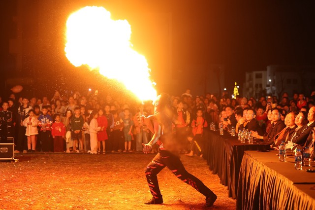 Hồng Lĩnh X&rsquo;mas Fest: Khi lễ hội Gi&aacute;ng sinh trở th&agrave;nh &ldquo;chất x&uacute;c t&aacute;c&rdquo; cho một đ&ocirc; thị đang chuyển m&igrave;nh - Ảnh 11.