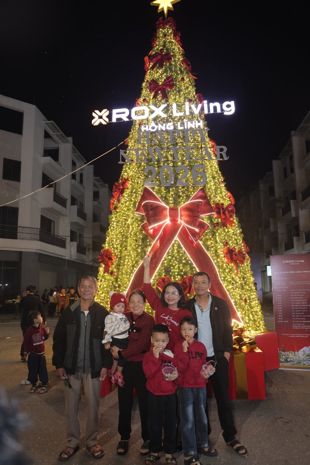 Hồng Lĩnh X&rsquo;mas Fest: Khi lễ hội Gi&aacute;ng sinh trở th&agrave;nh &ldquo;chất x&uacute;c t&aacute;c&rdquo; cho một đ&ocirc; thị đang chuyển m&igrave;nh - Ảnh 3.