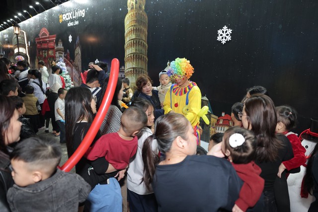 Hồng Lĩnh X&rsquo;mas Fest: Khi lễ hội Gi&aacute;ng sinh trở th&agrave;nh &ldquo;chất x&uacute;c t&aacute;c&rdquo; cho một đ&ocirc; thị đang chuyển m&igrave;nh - Ảnh 5.