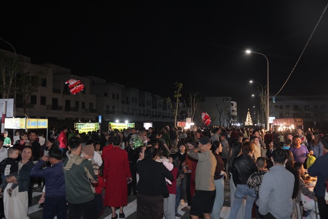 Hồng Lĩnh X&rsquo;mas Fest: Khi lễ hội Gi&aacute;ng sinh trở th&agrave;nh &ldquo;chất x&uacute;c t&aacute;c&rdquo; cho một đ&ocirc; thị đang chuyển m&igrave;nh - Ảnh 6.