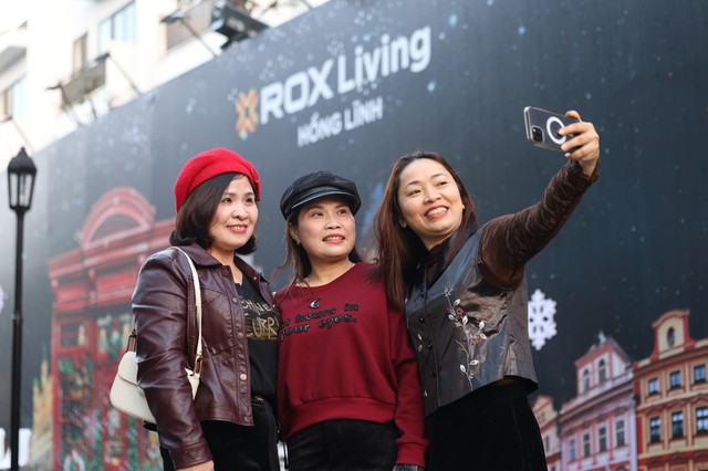 Hồng Lĩnh X&rsquo;mas Fest: Khi lễ hội Gi&aacute;ng sinh trở th&agrave;nh &ldquo;chất x&uacute;c t&aacute;c&rdquo; cho một đ&ocirc; thị đang chuyển m&igrave;nh - Ảnh 7.