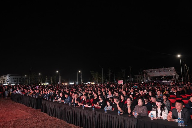 Hồng Lĩnh X&rsquo;mas Fest: Khi lễ hội Gi&aacute;ng sinh trở th&agrave;nh &ldquo;chất x&uacute;c t&aacute;c&rdquo; cho một đ&ocirc; thị đang chuyển m&igrave;nh - Ảnh 9.