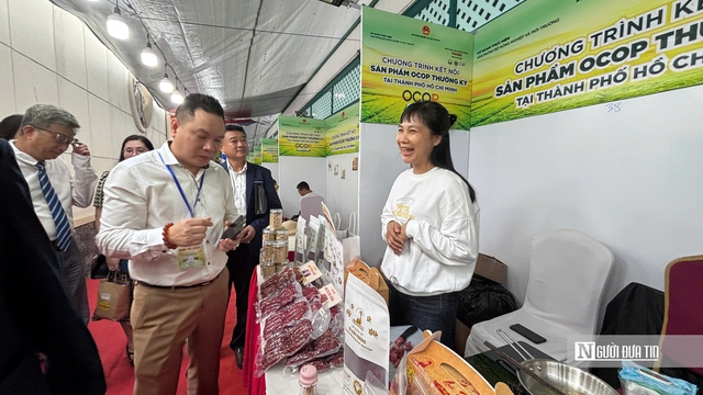 Để sản phẩm OCOP kh&ocirc;ng chỉ l&agrave; "h&agrave;ng trưng b&agrave;y" tại hội chợ- Ảnh 3.