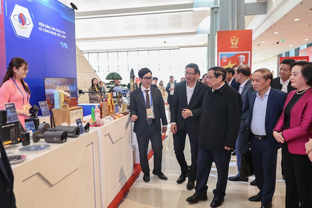 Thủ tướng kiểm tra c&ocirc;ng t&aacute;c chuẩn bị Đại hội Thi đua y&ecirc;u nước to&agrave;n quốc lần thứ XI - Ảnh 3.