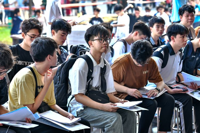 Bộ GD&ĐT dự kiến x&acirc;y dựng Cổng th&ocirc;ng tin hướng nghiệp quốc gia - Ảnh 1.