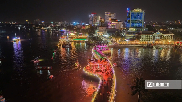 Biển người đổ về xem lễ hội giữa l&ograve;ng T&acirc;y Đ&ocirc;- Ảnh 3.