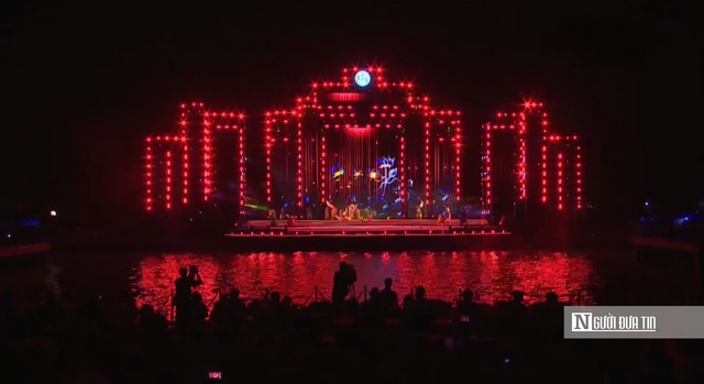 Biển người đổ về xem lễ hội giữa l&ograve;ng T&acirc;y Đ&ocirc;- Ảnh 5.