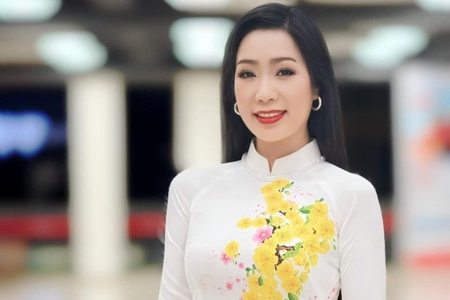 H&ocirc;n nh&acirc;n vi&ecirc;n m&atilde;n của &Aacute; hậu duy nhất l&agrave; NSND- Ảnh 4.