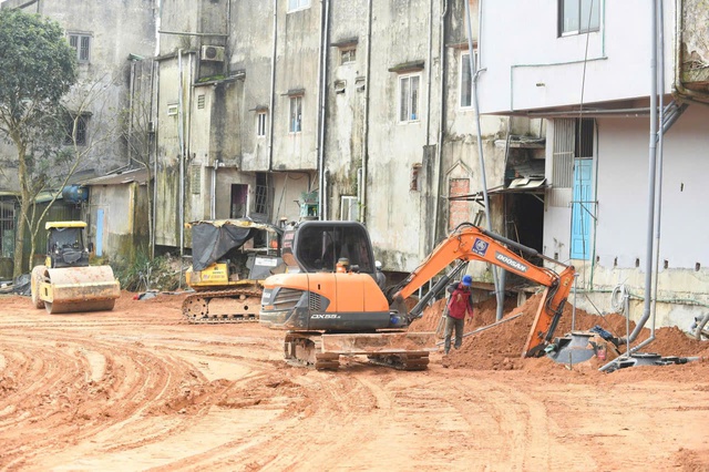 Cận cảnh k&egrave; chống sạt lở thần tốc cho 12 hộ d&acirc;n ở Khe Sanh - Ảnh 5.