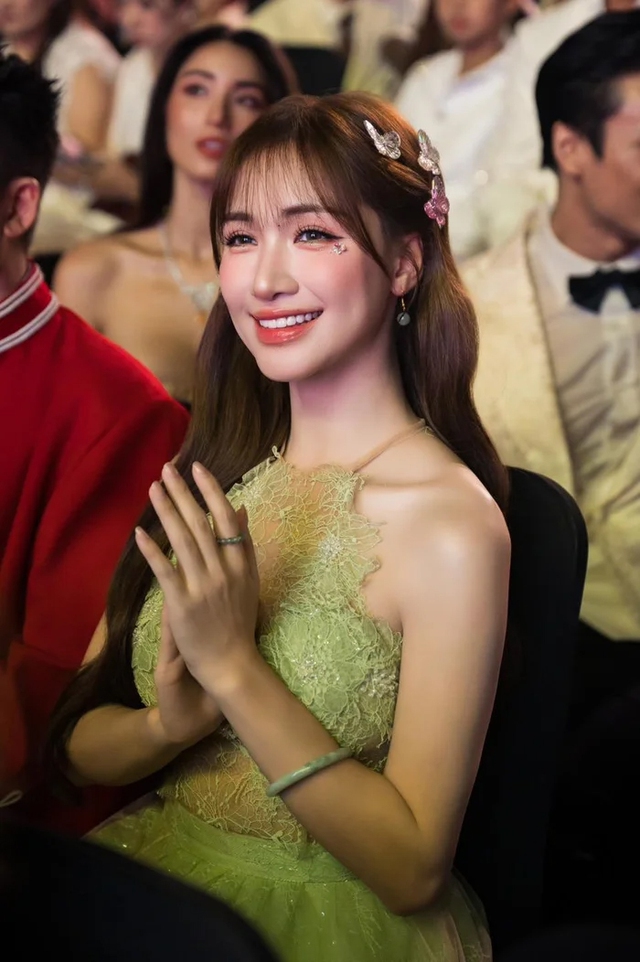 Nữ ca sĩ Bắc Bling "c&agrave;n qu&eacute;t" đề cử L&agrave;n S&oacute;ng Xanh 2025- Ảnh 3.