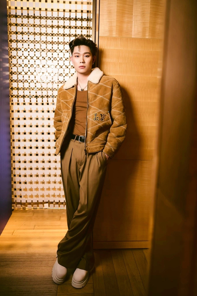 Tóm dính cặp đôi sao Việt hẹn hò nơi trời Âu - Ảnh 4.