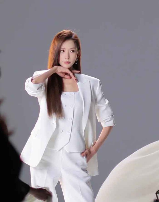 "Đệ nhất mỹ nhân xứ Đài" ở tuổi 51, nhan sắc khiến nhiều người ngưỡng mộ- Ảnh 8. "Đệ nhất mỹ nhân xứ Đài" ở tuổi 51, nhan sắc khiến nhiều người ngưỡng mộ- Ảnh 8.