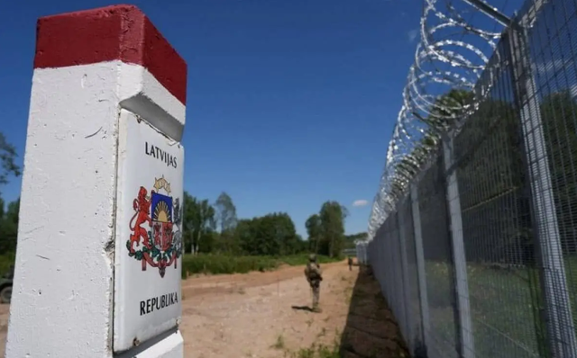 Quốc gia Baltic x&acirc;y 280 km h&agrave;ng r&agrave;o dọc bi&ecirc;n giới với Nga: &ldquo;Lời hứa đ&atilde; được thực hiện&rdquo; - Ảnh 1.