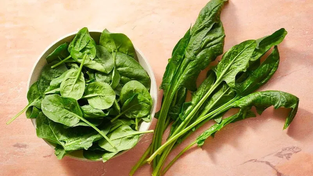 Loại rau được đ&aacute;nh gi&aacute; "tốt bậc nhất thế giới", ho&aacute; ra l&agrave; rau quen thuộc ở nước ta - Ảnh 2.