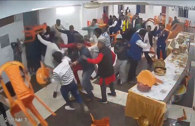 Gia đình cô dâu, chú rể vác ghế lao vào ẩu đả trong đám cưới - Ảnh 1.