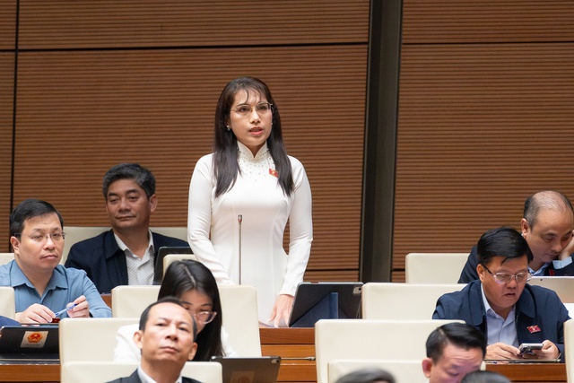 "Có vùng, có gia đình vừa thoát nghèo, chỉ sau một trận lũ có thể trở lại nghèo"- Ảnh 2. "Có vùng, có gia đình vừa thoát nghèo, chỉ sau một trận lũ có thể trở lại nghèo"- Ảnh 2.