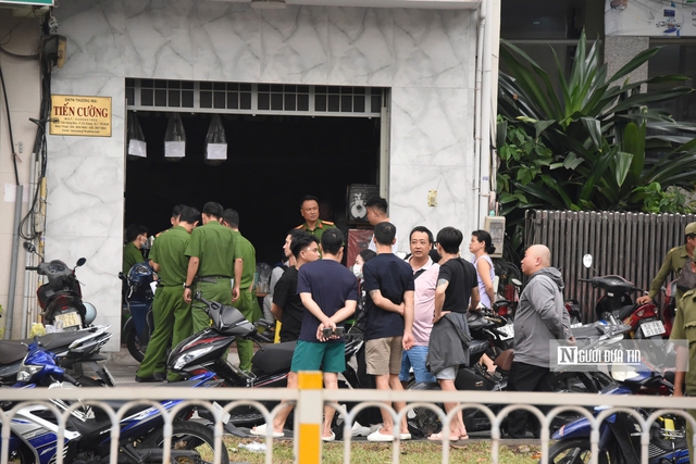 Vụ cháy quán ăn tại Tp.HCM: Khó tiếp cận hiện trường, nhiều người được đưa ra trong tình trạng ngạt khói- Ảnh 4.