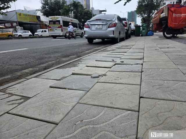 Vỉa hè lát đá nghìn tỷ đồng vừa xong đã gập ghềnh, Đà Nẵng chỉ đạo rà soát, xử lý dứt điểm- Ảnh 1.