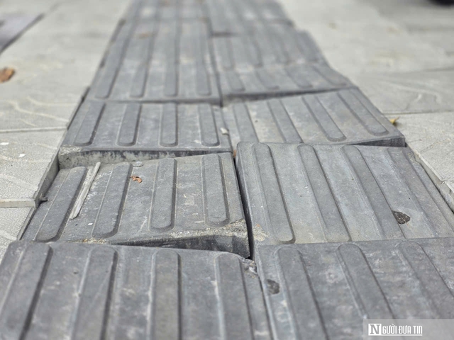 Vỉa hè lát đá nghìn tỷ đồng vừa xong đã gập ghềnh, Đà Nẵng chỉ đạo rà soát, xử lý dứt điểm- Ảnh 4.