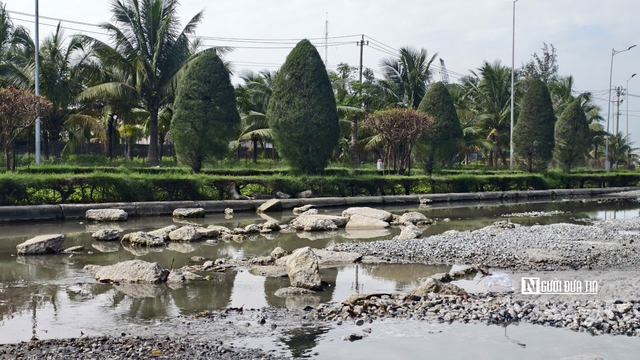 Đường huyết mạch khu kinh tế Dung Quất xuống cấp trầm trọng, dân Quảng Ngãi “nín thở” mỗi lần đi qua- Ảnh 3.