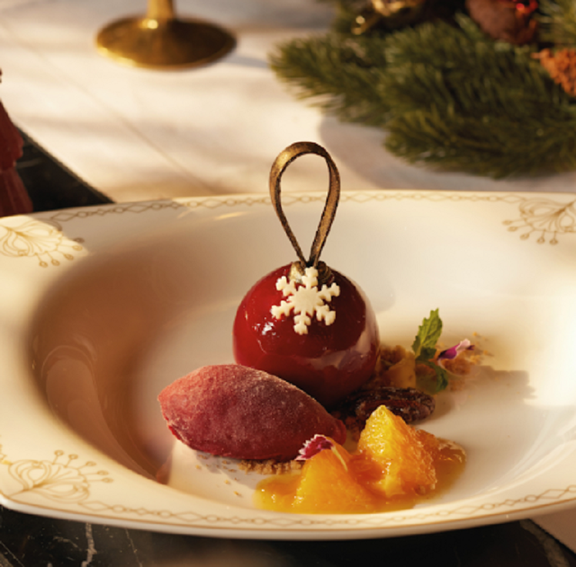 “The Grand Holiday Show 2025”: Capella Hanoi “vén màn” mùa lễ hội cuối năm bằng nhiều trải nghiệm nghệ thuật  - Ảnh 3.