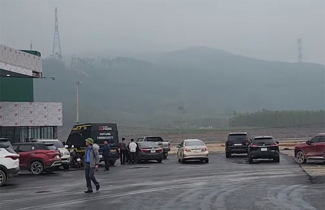 Khai thác trạm dừng nghỉ đầu tiên trên tuyến cao tốc Bắc - Nam qua Hà Tĩnh- Ảnh 1. Khai thác trạm dừng nghỉ đầu tiên trên tuyến cao tốc Bắc - Nam qua Hà Tĩnh- Ảnh 1.