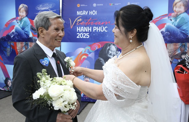Hà Nội rực rỡ sắc màu tại Vietnam Happy Fest 2025 - Ảnh 2.