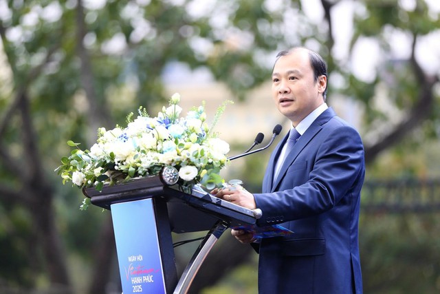 Hà Nội rực rỡ sắc màu tại Vietnam Happy Fest 2025 - Ảnh 1.