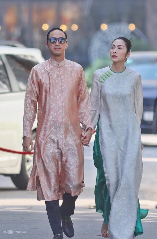 "Ngọc nữ màn ảnh" Tăng Thanh Hà sánh vai bên chồng tại lễ cưới của Tiên Nguyễn- Ảnh 1. "Ngọc nữ màn ảnh" Tăng Thanh Hà sánh vai bên chồng tại lễ cưới của Tiên Nguyễn- Ảnh 1.