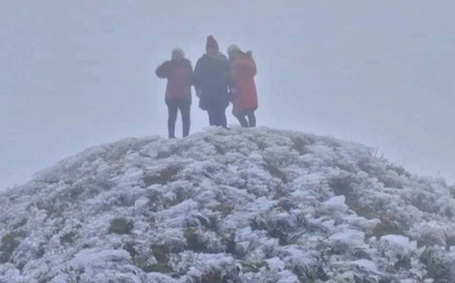 Miền Bắc sắp đón đợt không khí lạnh rất mạnh, dự báo nơi rét nhất - Ảnh 1.