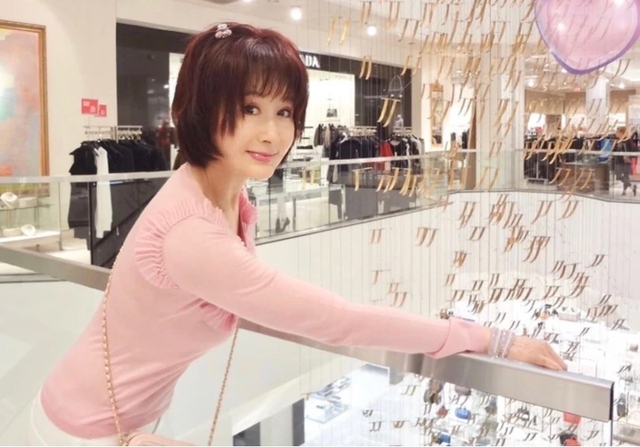 "Võ Tắc Thiên đẹp nhất showbiz": Độc thân suốt 40 năm, U80 vẫn trẻ đẹp - Ảnh 4.