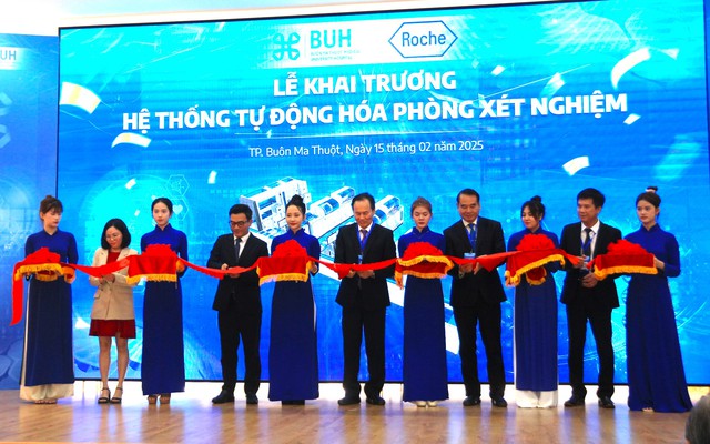 Bệnh viện Đại học Y Dược Buôn Ma Thuột ra mắt phòng xét nghiệm tự động hóa- Ảnh 4.