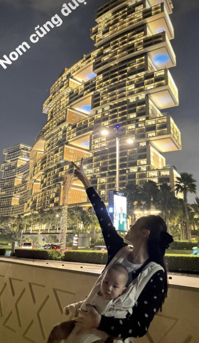 Mỹ nhân tuổi Tỵ tài sắc trở thành phu nhân hào môn, hạnh phúc viên mãn bên gia đình nhỏ- Ảnh 7. Mỹ nhân tuổi Tỵ tài sắc trở thành phu nhân hào môn, hạnh phúc viên mãn bên gia đình nhỏ- Ảnh 7.