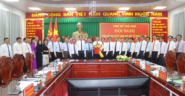 Trà Vinh hợp nhất nhiều cơ quan Đảng và Đảng ủy- Ảnh 1.