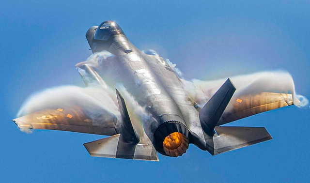 “Tiền vệ bầu trời” F-35 vừa chạm đến cột mốc lịch sử- Ảnh 2.