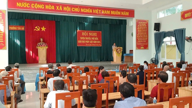 Hội Luật gia tỉnh Bình Thuận đẩy mạnh tuyên truyền pháp luật tại địa bàn khó khăn- Ảnh 1. Hội Luật gia tỉnh Bình Thuận đẩy mạnh tuyên truyền pháp luật tại địa bàn khó khăn- Ảnh 1.