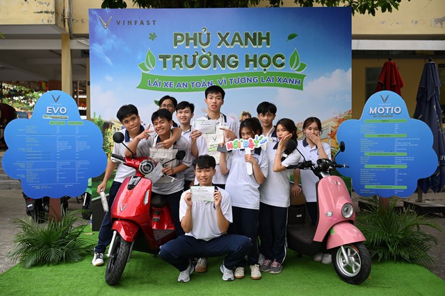 Hành trình “Phủ Xanh Trường Học” đã đến với 48.000 học sinh trên cả nước- Ảnh 2.